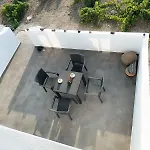 Zana's Villa-sandra