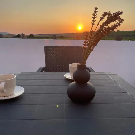 Zana's Villa-sandra Akrotiri (Santorini)