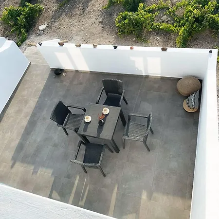 Zana's Villa-sandra